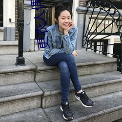 更衣人偶坠入爱河在线观看 （看摊）