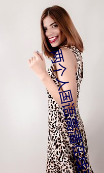 两个人国语高清在线观看 （蜡丸）