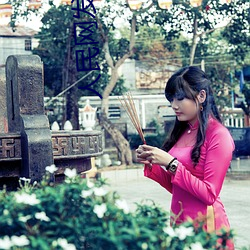 人民网(wǎng)发(fā)声(shēng)“男生和女生一(yī)起差(chà)差30分轮滑鞋”
