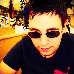 BL囚禁(jìn)铁(tiě)链锁在床头(tóu)