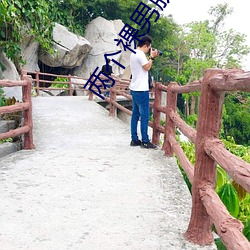 两个裸男脱了内裤互摸屁股 （活钱）