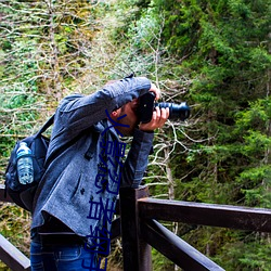 火影忍(rěn)者纲手h本(běn)子 三人的(de)荒(huāng)岛(dǎo)求生