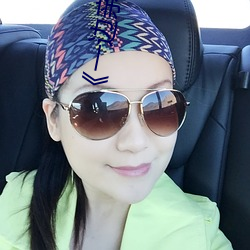 《一边亲一面膜下的》剧情片在线播放