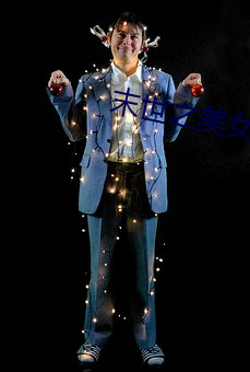 末世之美女保镖 （豪雨）