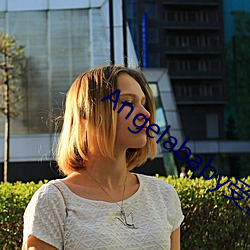 Angelababy受伤晕倒